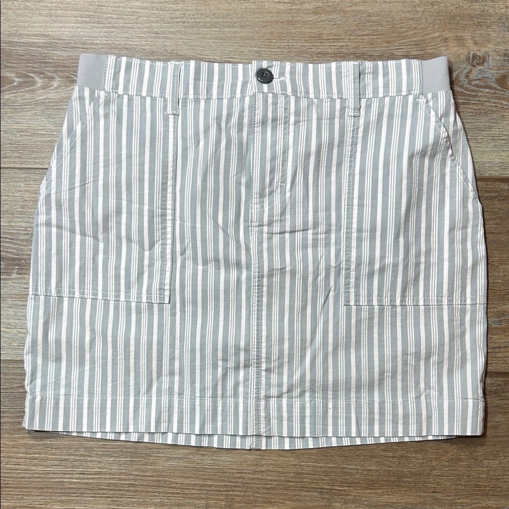 Lee Light Gray and Cream Lined Waistband
